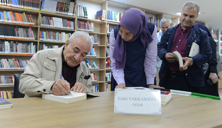 Vakkasoğlu; “Bize Yazma ve Konuşma Cesaretini Necip Fazıl Vermiştir”