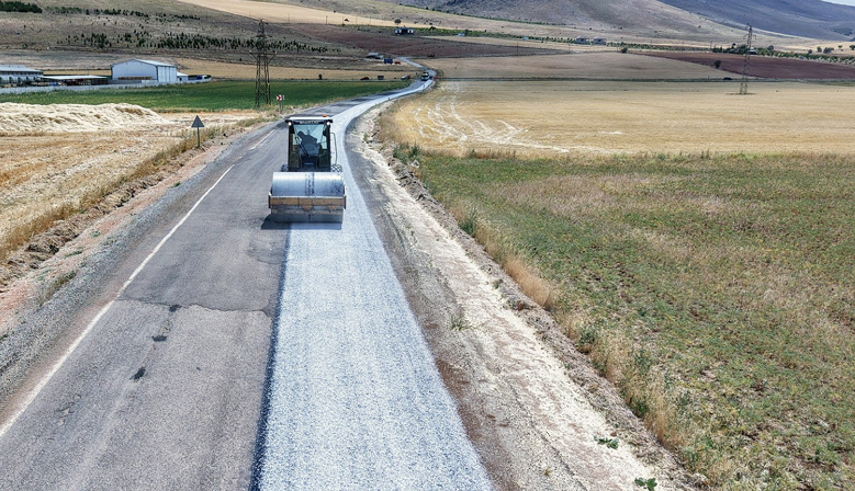 Elbistan’da Yollar Bir Bir Yenileniyor